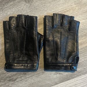 Women’s Black Leather Fingerless Gloves Size Small